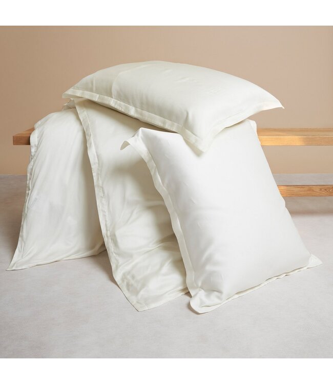 Coco & Cici Dekbedovertrek Tencel satijn Off White