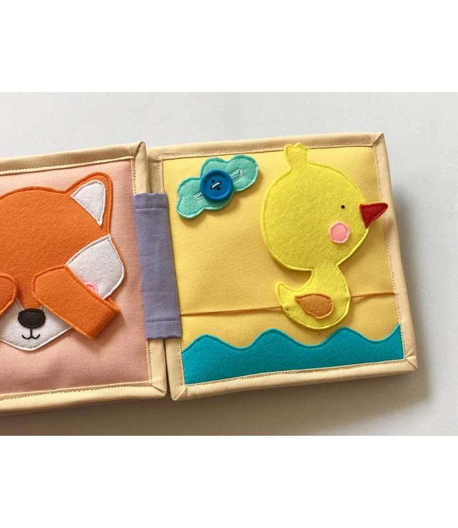 Jolly Designs Quiet Book - Regenbogen - Mini