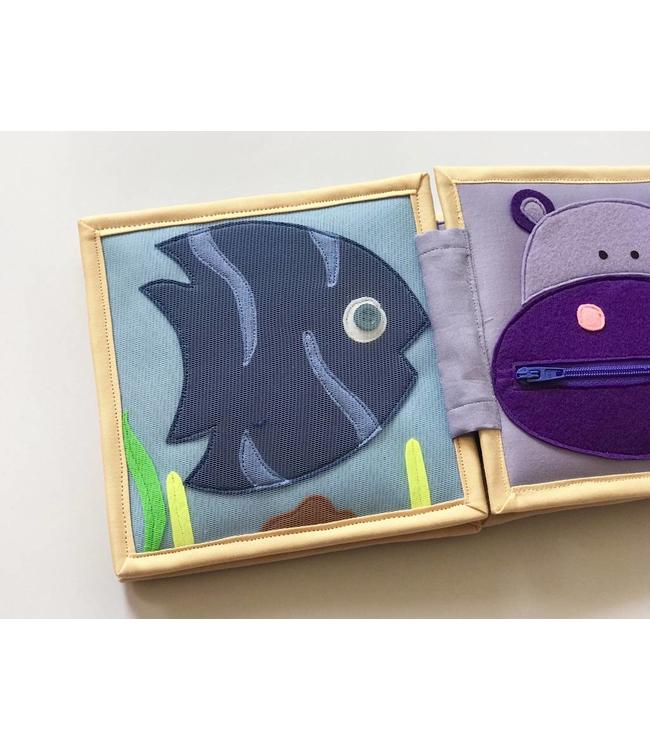 Jolly Designs Quiet Book - Regenbogen - Mini