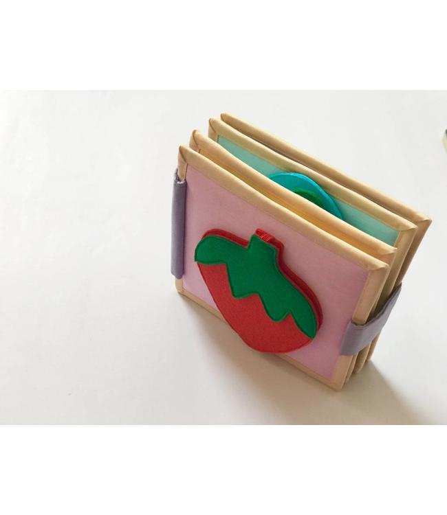 Jolly Designs Quiet Book - Regenbogen - Mini