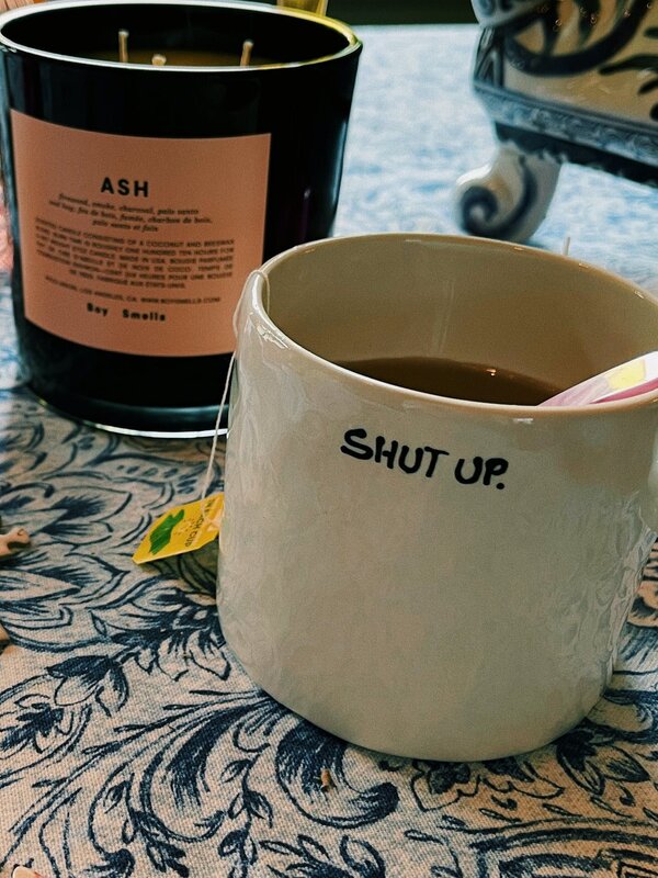 Anna + Nina Mug Shut Up 2. De Mug Shut Up is gemaakt van keramiek. Deze mok is voor iedereen die geen ochtendmens is en a...