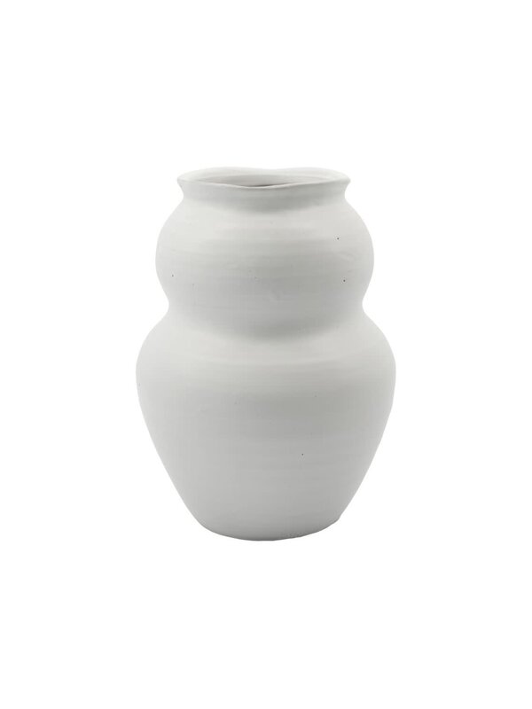 House Doctor Vase Juno 1. The organic shape gives the large Juno vase a timeless and soft appearance. It is made of Chine...