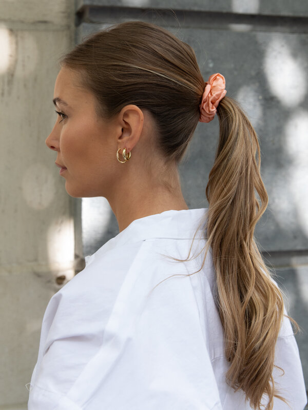 Les Soeurs Silk Scrunchie 2. Silk scrunchies create an effortless look. This style is a larger version. The smooth materi...