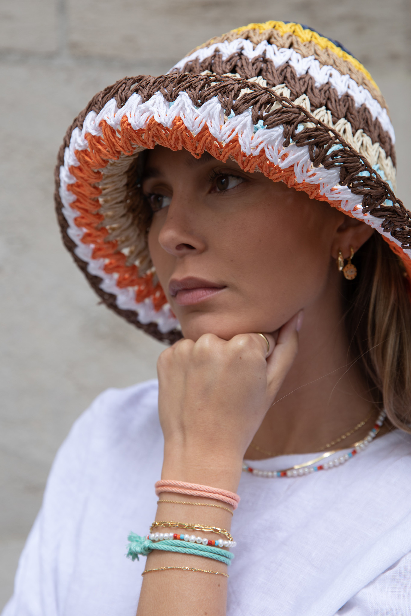 Les Soeurs Armband Eleni Cord 2. Deze armband is een eenvoudige toevoeging aan je alledaagse outfits en is gemaakt van ge...