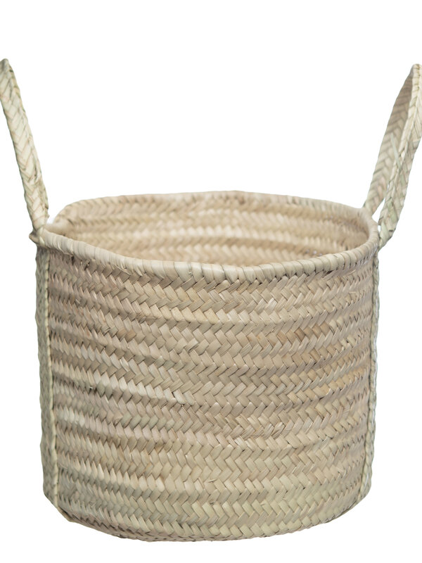 Le Marais Rotan Bucket Bag 3. Met deze rotan basket tas met handvat aan je arm kom je zeker stijlvol de zomer door. Het i...