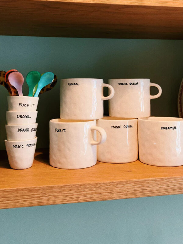 Anna + Nina Tasse Dreamer 3. Le mug Rêveur est fabriqué en céramique. Ce mug est destiné à tous ceux qui aiment se plonge...