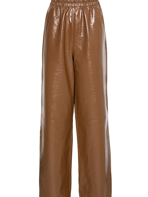 Les Soeurs Vegan Leather Trousers Nadia 1. Please note that OUTLET purchases cannot be exchanged or returned. Every wardr...