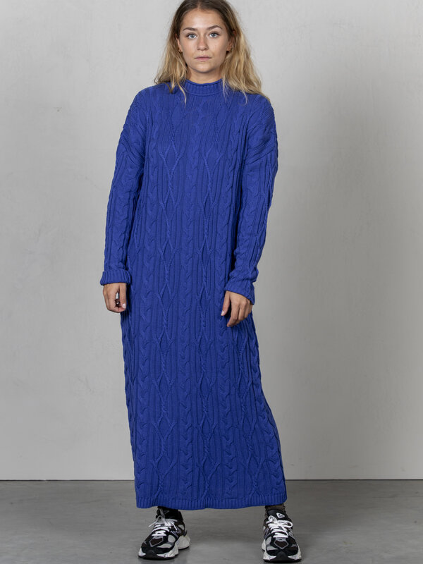 Les Soeurs Cable Knit Dress Billie 2. The classic cable pattern has become a statement piece this season. The modest cabl...