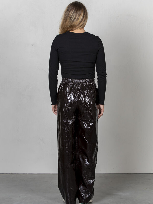 Les Soeurs Vegan Leather Trousers Nadia 8. Please note that OUTLET purchases cannot be exchanged or returned. Every wardr...