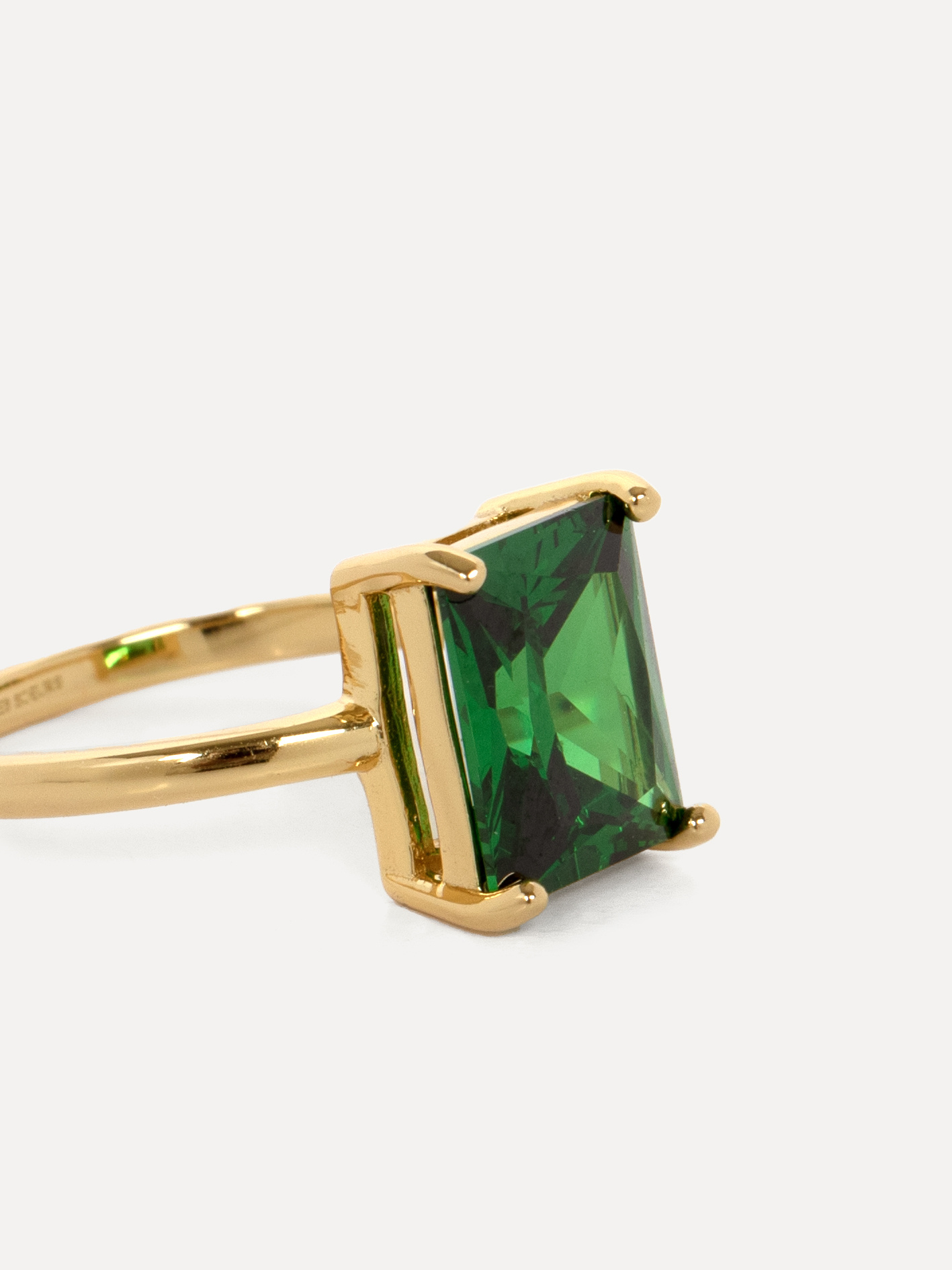 Les Soeurs Bague Gioia Emerald 4. Notre meilleur conseil de style: ajoutez cette bague enchanteresse à votre collection. ...