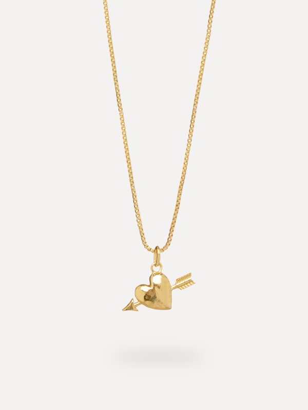 Les Soeurs Collier Roma Cupids Heart 1. Ce collier en forme de cœur en or est le pendentif parfait pour attirer l'attenti...