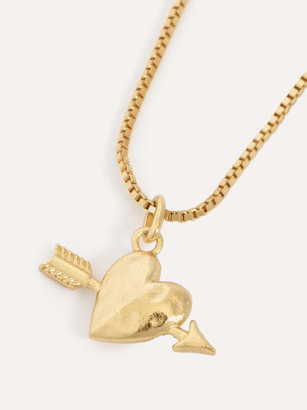 Les Soeurs Collier Roma Cupids Heart 4. Ce collier en forme de cœur en or est le pendentif parfait pour attirer l'attenti...