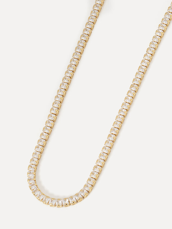 Les Soeurs Tennis Collier Novi 1. Créez votre propre déclaration unique avec ce collier de tennis. Trempé dans l'or 14k, ...