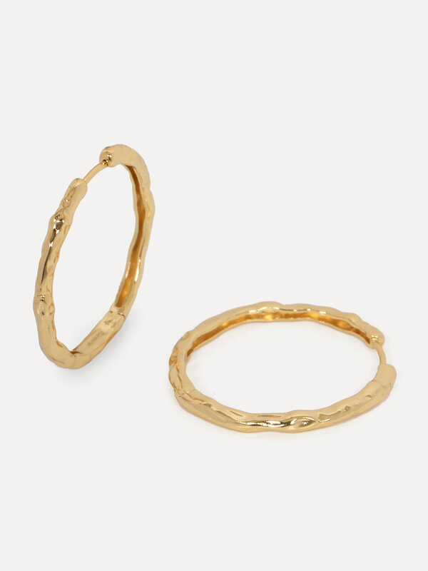 Les Soeurs Earrings Set Fara Hammered 1. Getting the elegant look has never been easier thanks to these hammered hoop ear...