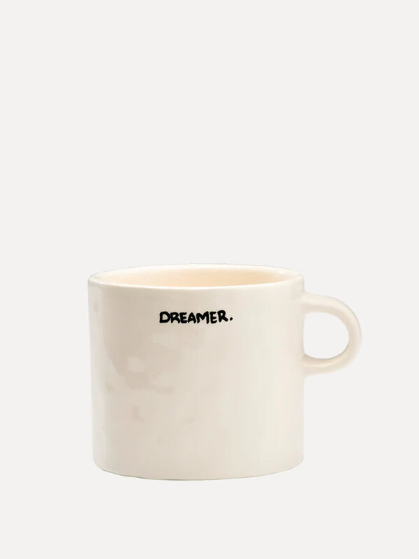 Anna + Nina Mok Dreamer 1. De Dreamer Mug is gemaakt van keramiek. Deze mok is voor iedereen die graag in gedachten wegzi...