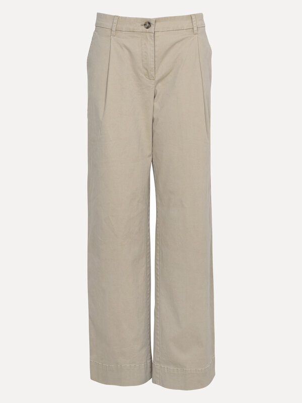 Les Soeurs Rechte Chino Steph 5. Deze low waist chino broek in beige draag je het hele jaar door. De lage taille en lange...