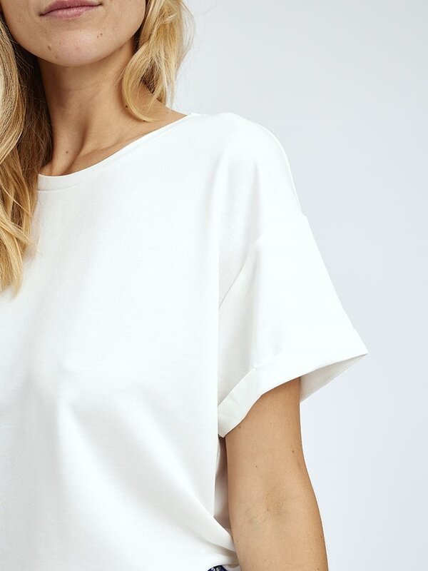 MBYM T-shirt Amana 3. Indispensable dans toute garde-robe : un tee-shirt blanc qui va avec tout. Vous pouvez combiner ce ...