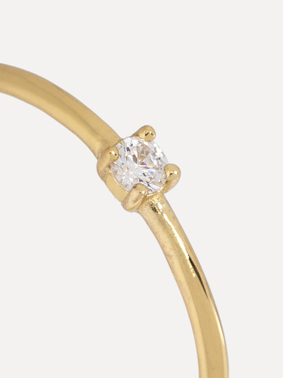 Les Soeurs Ring Chloe Moodstone 1. This ring is subtle, but still creates a wow effect because of the rhinestone. Wear it...