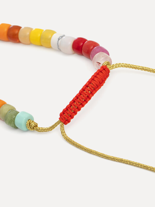 Les Soeurs Collier Enis Beads 4. Ajoutez une charmante touche de couleur à vos tenues de tous les jours grâce à ce collie...