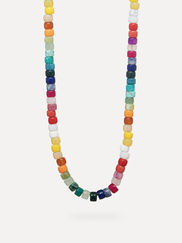 Les Soeurs Collier Enis Beads 3. Ajoutez une charmante touche de couleur à vos tenues de tous les jours grâce à ce collie...