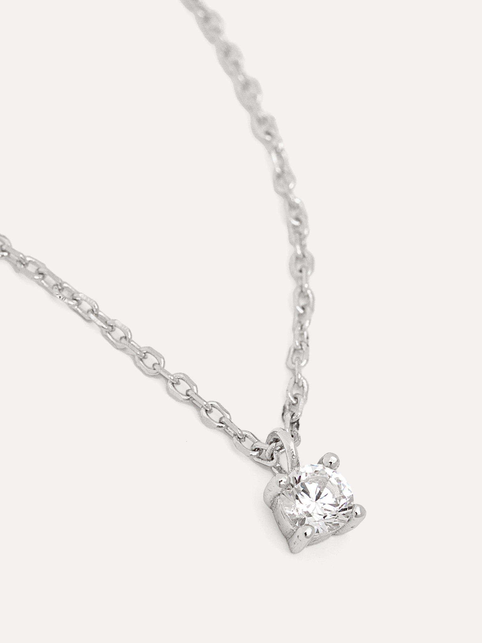 Les Soeurs Ketting Romee Extra Fine Chain Strass 4. Deze prachtige halsketting met een sierlijke strass is perfect voor h...