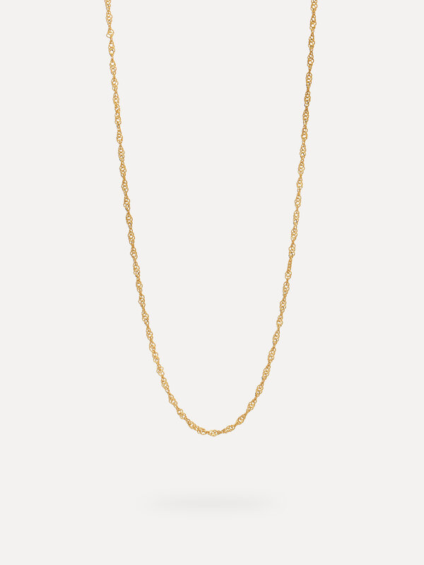 Les Soeurs Collier Romee Chaîne Torsadée. Ce collier fin torsadé est parfait pour tous les looks, de jour comme de nuit. ...