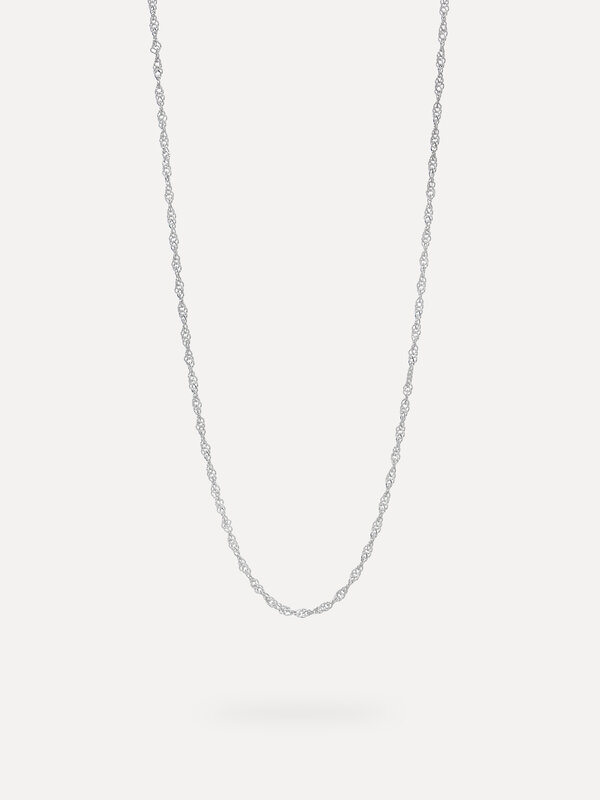 Les Soeurs Necklace Romee Twisted Chain 4. This fine twisted necklace is perfect for any look, day or night. Due to the f...