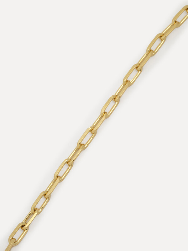 Les Soeurs Necklace Roma Big Chain 4. Bring a classic piece of jewelery into your collection with this link necklace. Wea...