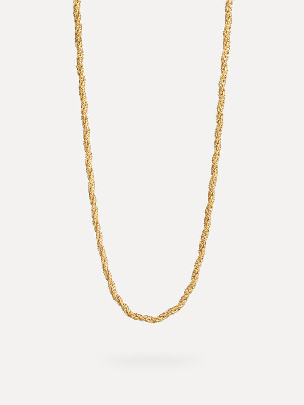 Les Soeurs Collier Rana Rope Chain 1. Apportez de l'élégance à vos looks quotidiens avec ce collier en corde. Le collier ...