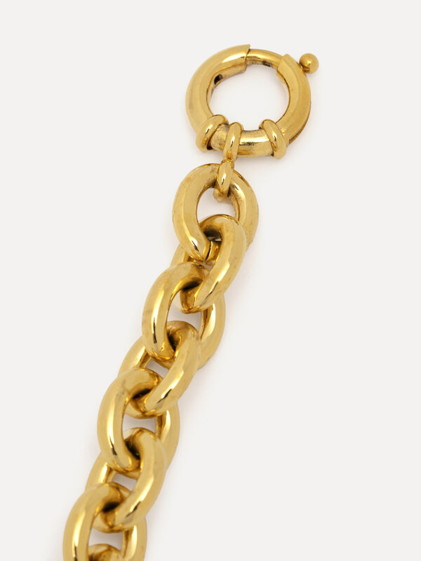 Les Soeurs Collier Raya Chaîne Chunky 4. Ce collier est composé de maillons massifs qui s'emboîtent les uns dans les autr...