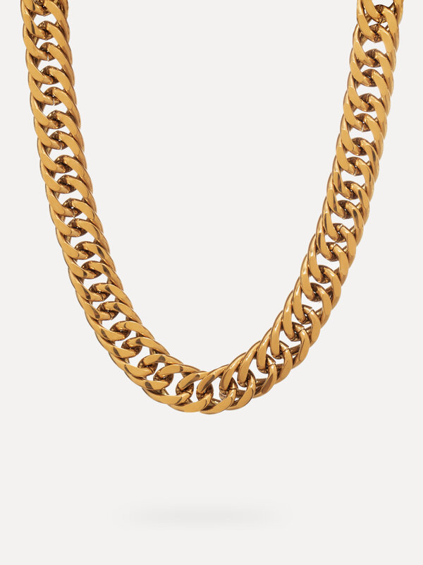 Les Soeurs Collier Raya Chaîne Cubaine. Attirez l'attention sur votre cou avec cet élégant collier à maillons. Le collier...