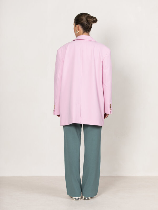 Selected Oversized Blazer Tilda 2. A blazer is a staple that should not be missing in your wardrobe. Go for this pastel p...