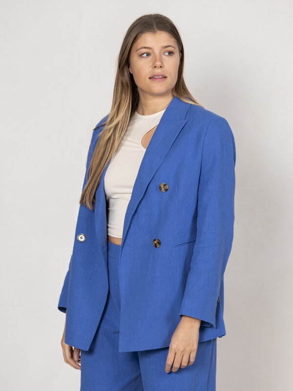 Les Soeurs Doublebreasted Blazer Viki 1. Met een blazer ben je altijd modieus en klassevol gekleed. Naar het werk, op dat...