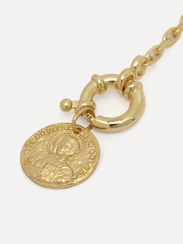 Les Soeurs Bracelet Hugo Coin 1. This link bracelet with a coin pendant is the perfect dainty piece of jewelry to add to ...