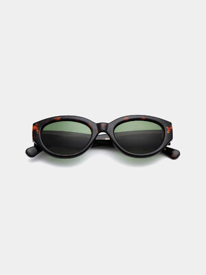 Sunglasses Winnie. Winnie is a modern classic. Inspired by contemporary Scandinavian fashion trends. The sunglasses are d...