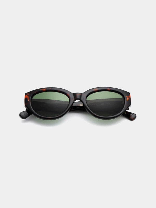 A.Kjaerbede Sunglasses Winnie 1. Winnie is a modern classic. Inspired by contemporary Scandinavian fashion trends. The su...