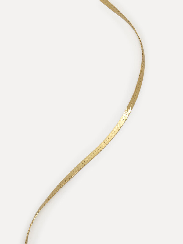 Les Soeurs Bracelet Hugo Snake Chain 4. Add a touch of refinement to your wrist with this beautiful bracelet in a delicat...