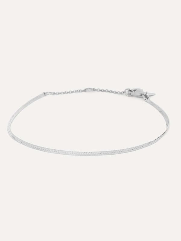 Les Soeurs Bracelet Hugo Snake Chain 4. Enhance your look with timeless elegance by wearing this beautiful bracelet in a ...