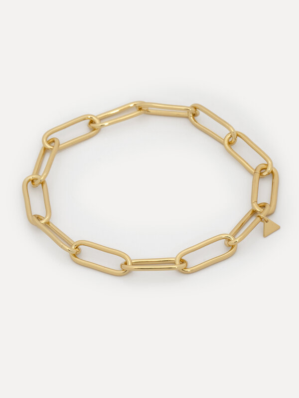 Les Soeurs Bracelet Mara Big Chain 5. Add this elegant understated flat link bracelet to your wrist. This timeless item f...