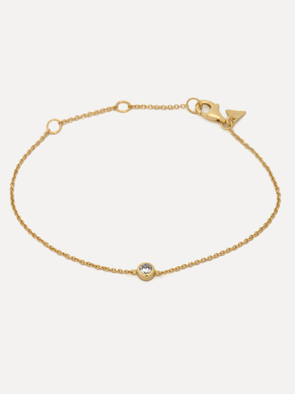 Les Soeurs Armband Hugo Strass 5. Creëer een tijdloze look met dit prachtige armbandje, een ultiem klassiek accessoire da...