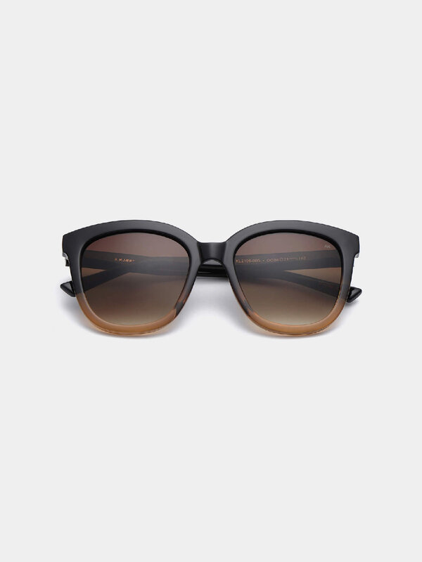 A.Kjaerbede Lunettes de soleil Billy 1. Billy est un style surdimensionné raffiné et élégant pour ceux qui veulent des lu...