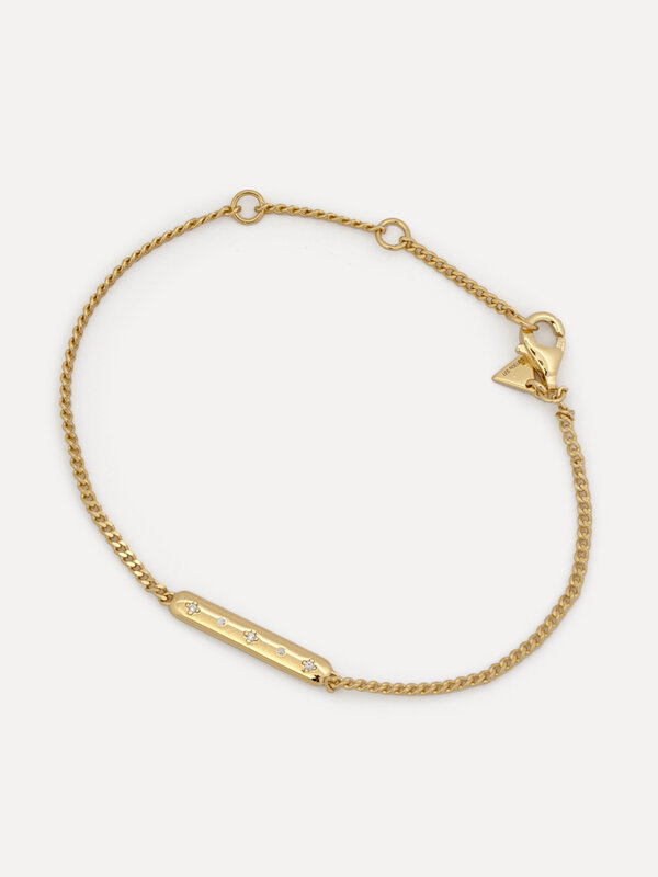 Les Soeurs Bracelet Harry Barre 1. With a subtle, beautiful design that works beautifully on its own or stacked with othe...
