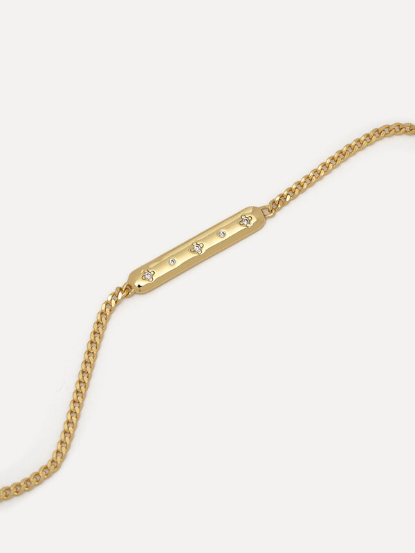 Les Soeurs Bracelet Harry Barre 4. With a subtle, beautiful design that works beautifully on its own or stacked with othe...