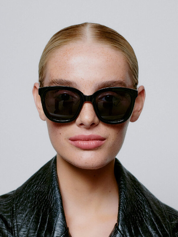 A.Kjaerbede Billy Lunettes de soleil Noir Les Soeurs