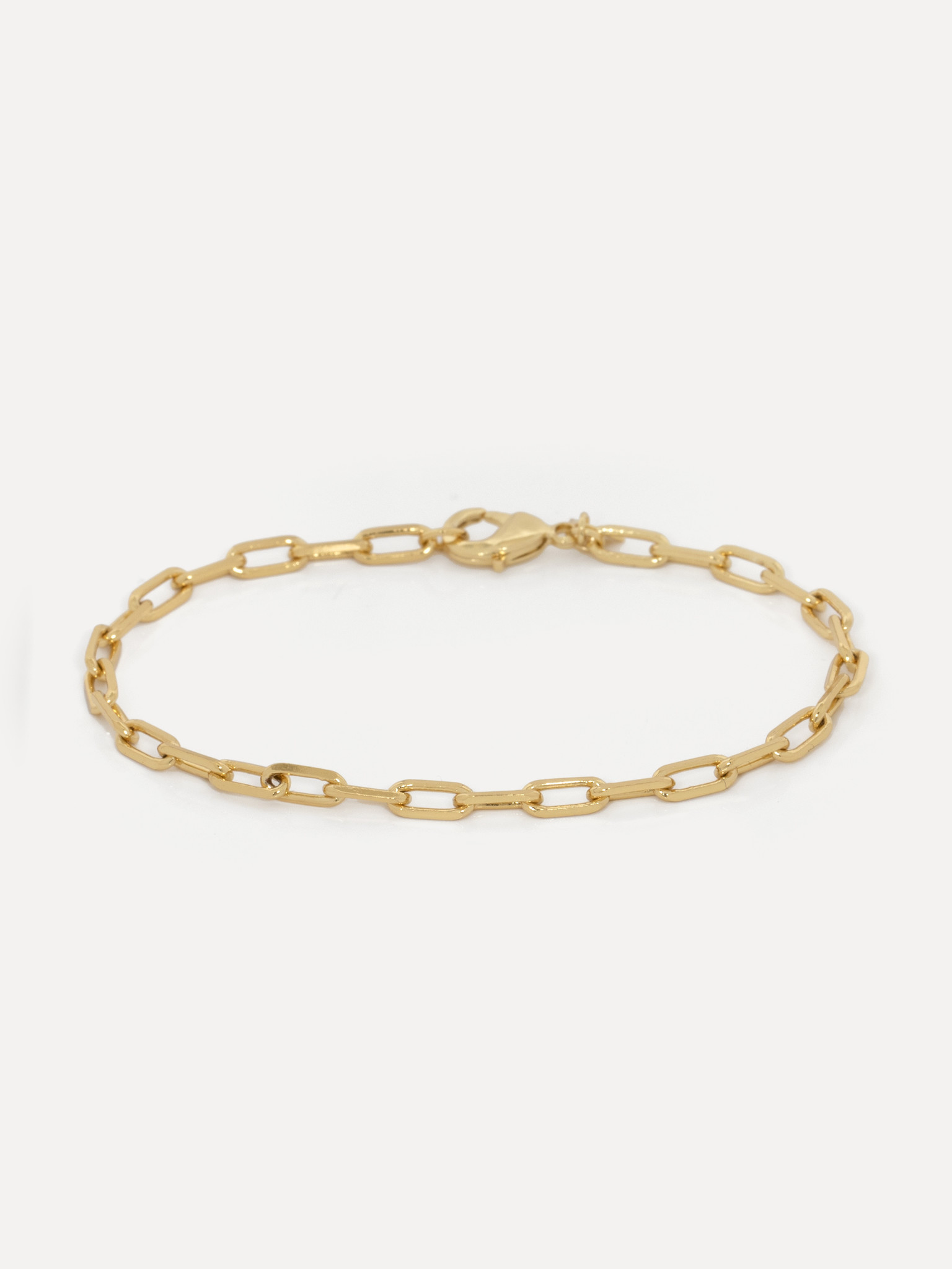Les Soeurs Bracelet Hugo Big Chain 1. Bold yet simple, this link bracelet is a delicate yet striking addition to your eve...