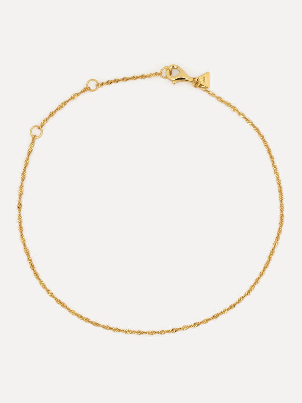 Les Soeurs Bracelet Hugo Twisted Chain 5. An elegant bracelet, perfect for stacking or wearing on its own. Crafted with a...