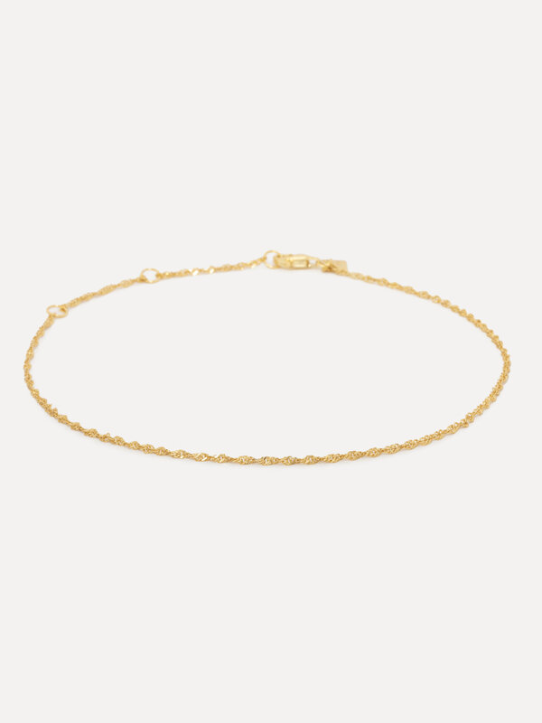 Les Soeurs Bracelet Hugo Twisted Chain 1. An elegant bracelet, perfect for stacking or wearing on its own. Crafted with a...