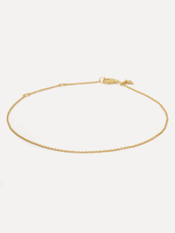 Les Soeurs Bracelet de cheville Helle Basic 4. Ajoutez des détails subtils à votre look avec cet élégant bracelet de chev...