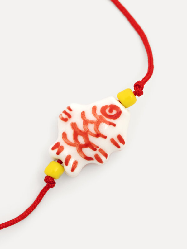 Les Soeurs Bracelet Fie Fish 1. Un bonheur instantané. Ce joli bracelet avec un petit poisson nous rend très heureuses. U...