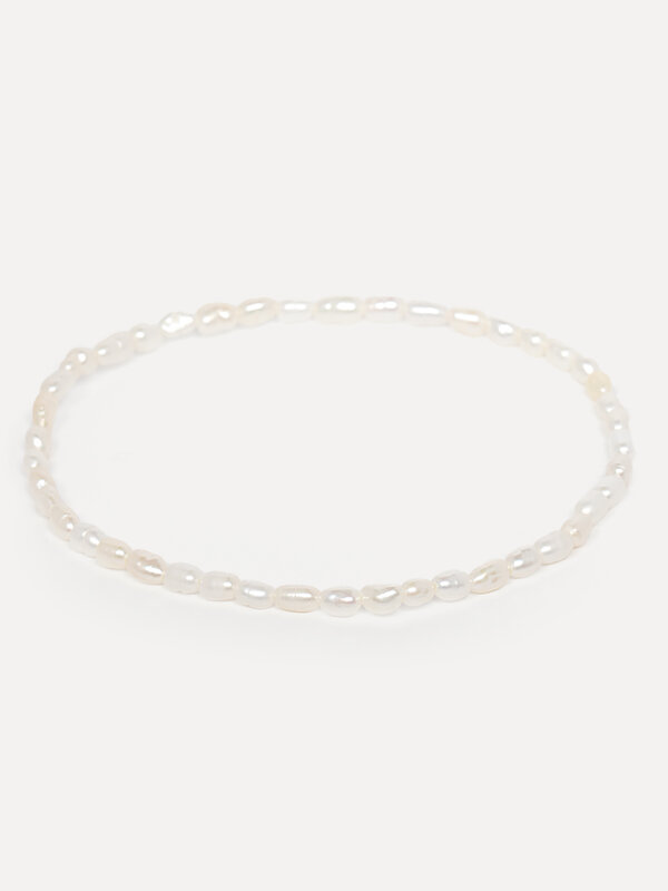 Les Soeurs Bracelet Fira 1. This bracelet with fine imitation pearls is a charming and easy accessory to add to any look ...